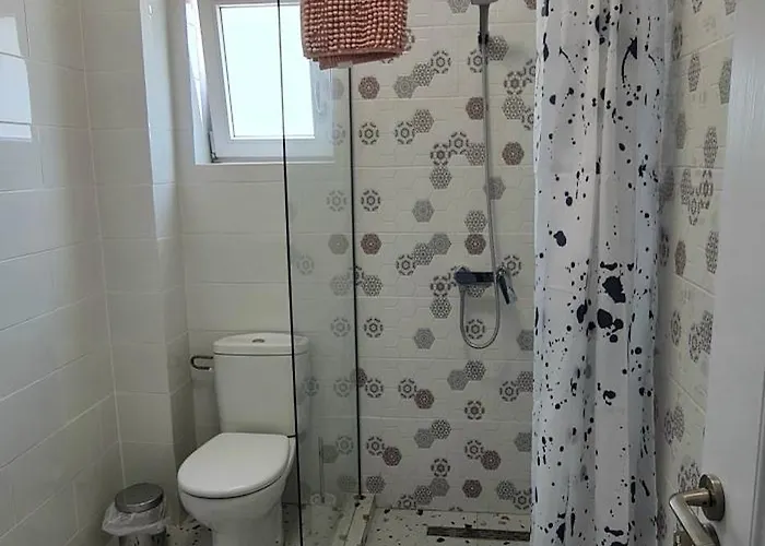 Varaera Vyro * Năvodari